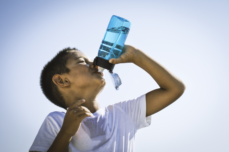 4 Ways to Keep Kids Hydrated This Summer